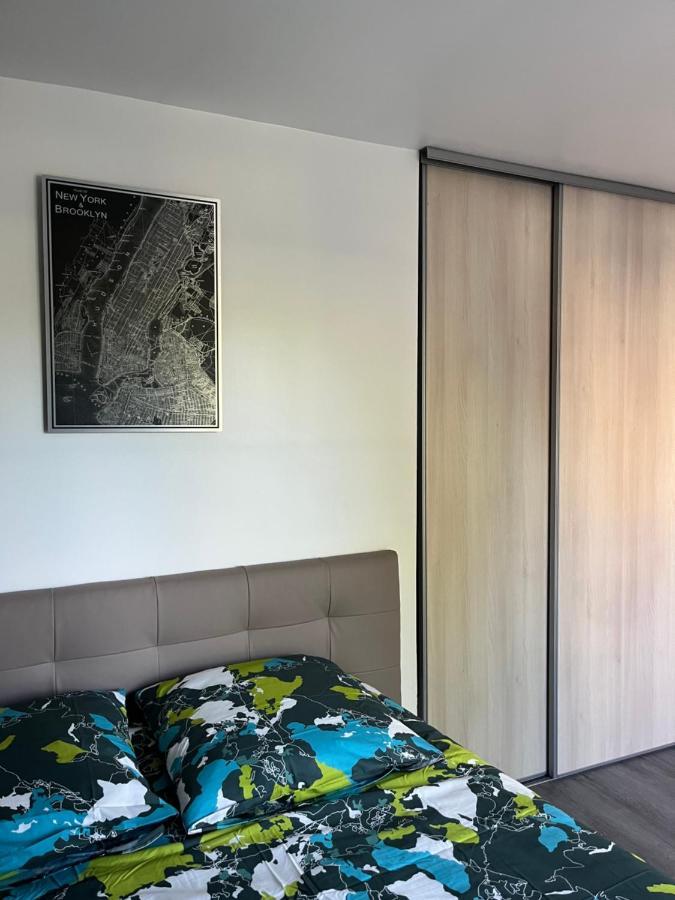 Superbe Appartement Au Bord Du Canal De St Quentin Сен-Кантен Екстериор снимка
